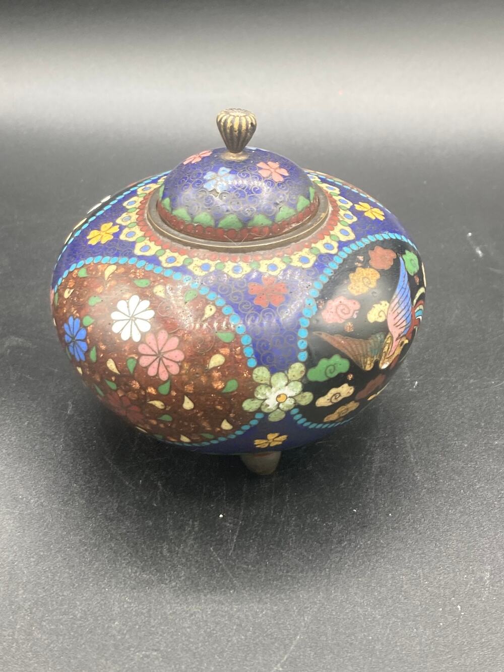 China Antique Fine cloisonné hand painted trinket box temple can with lid